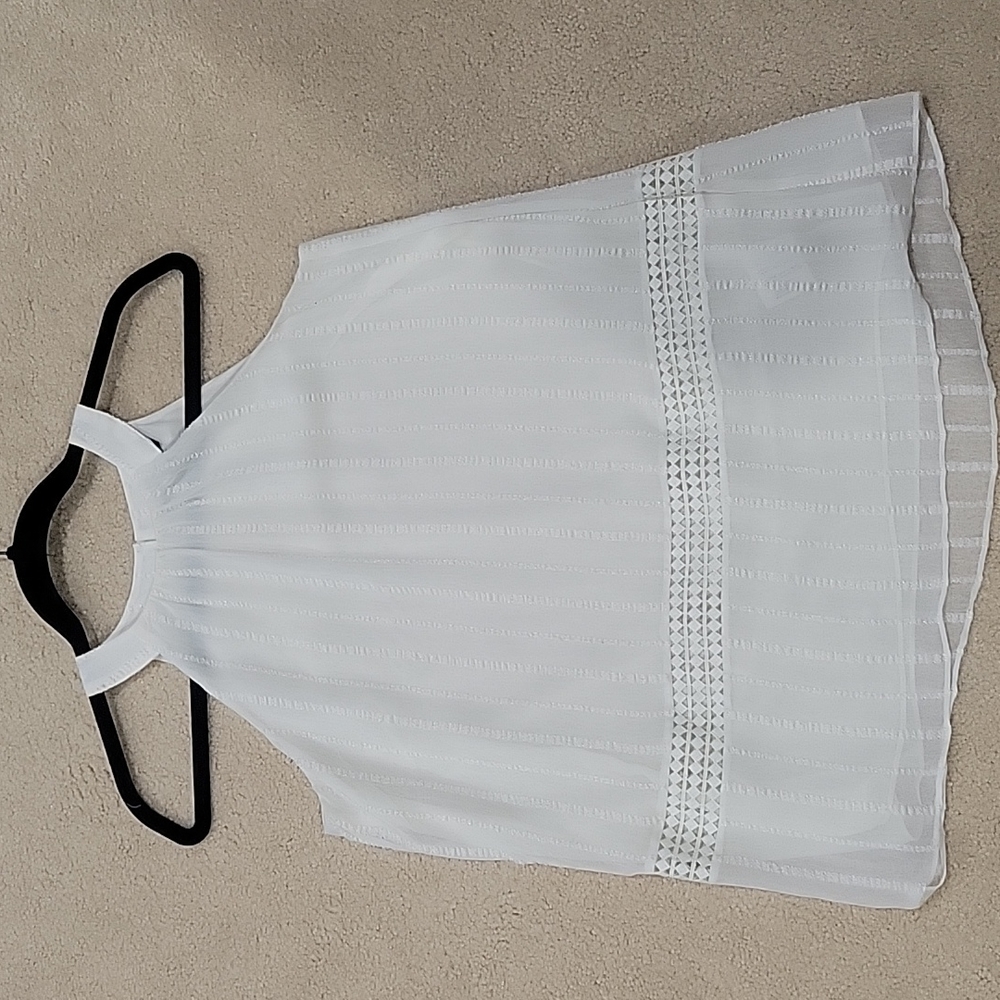 Ellen Tracy Sleevless Top.